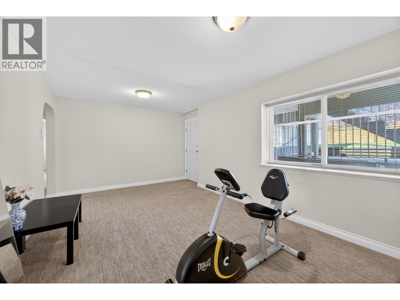 House in Burnaby - Image 5