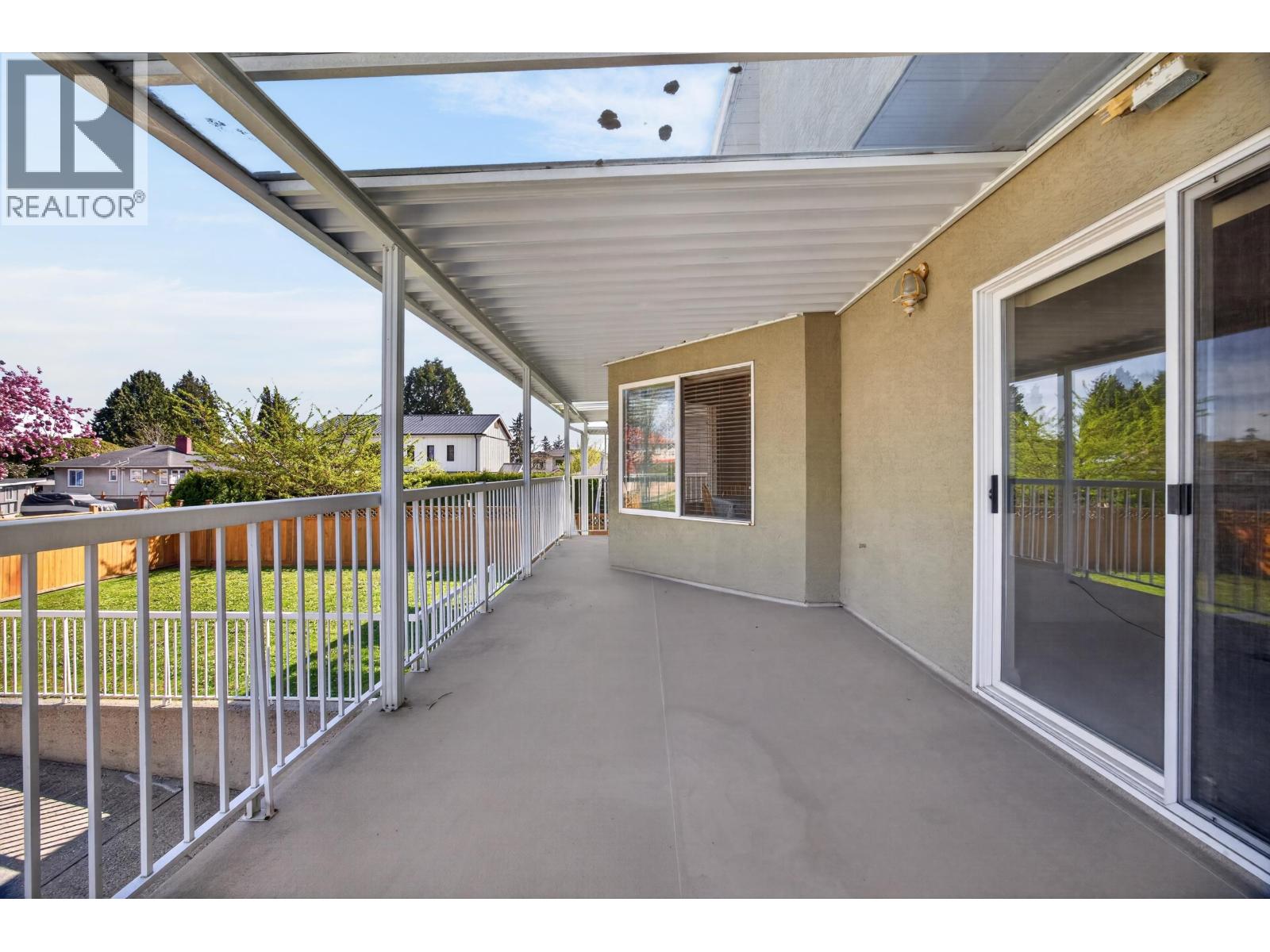 House in Burnaby - Image 9