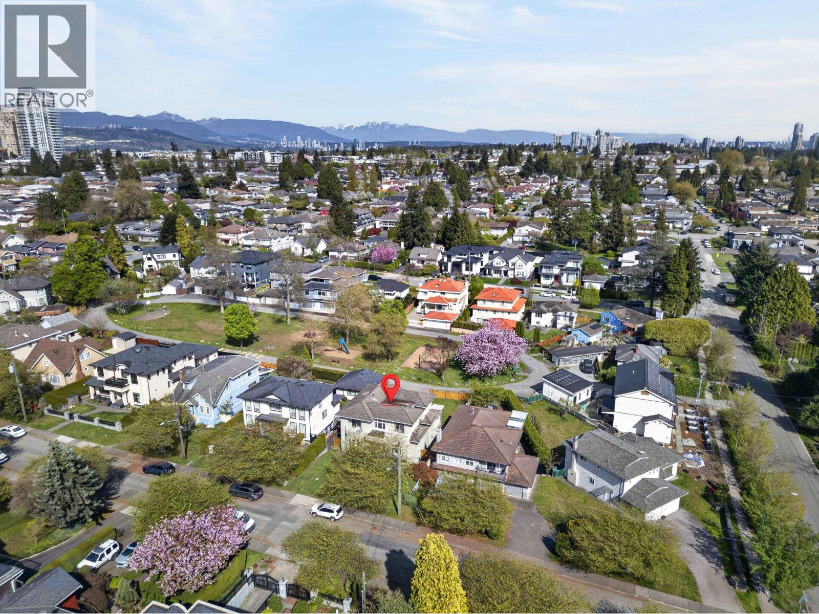House in Burnaby - Image 21