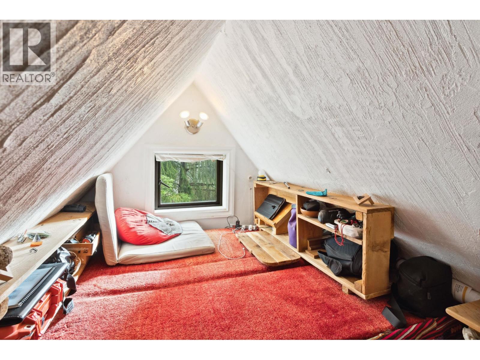 713 E ST. JAMES ROAD, North Vancouver