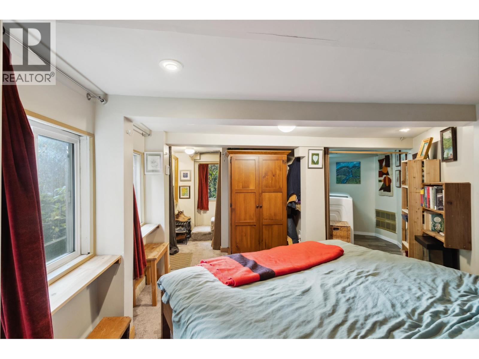 713 E ST. JAMES ROAD, North Vancouver