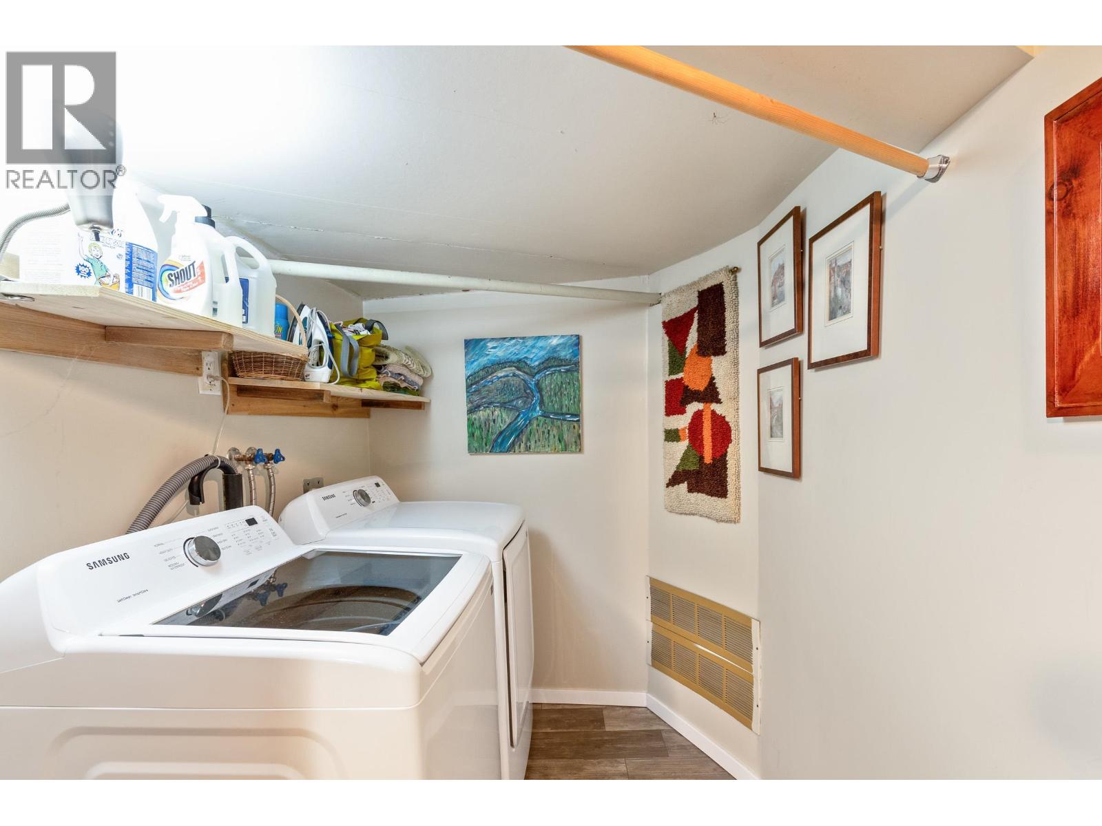 713 E ST. JAMES ROAD, North Vancouver