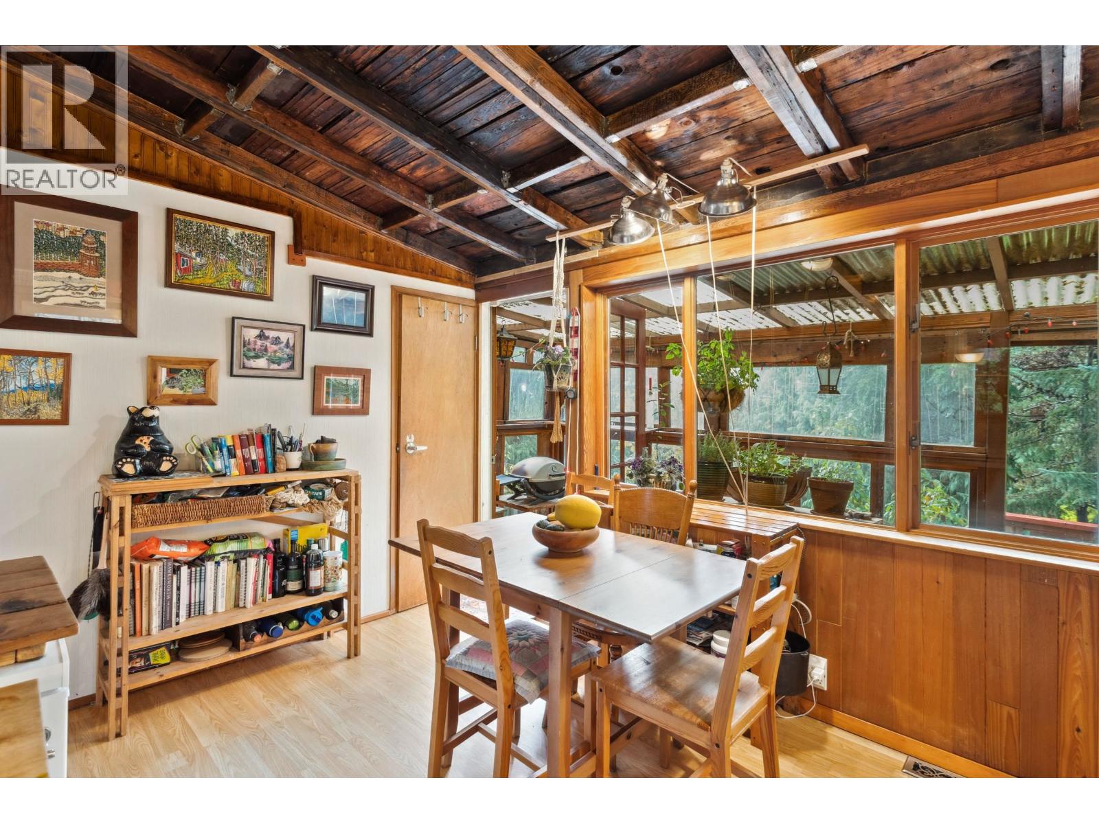 713 E ST. JAMES ROAD, North Vancouver