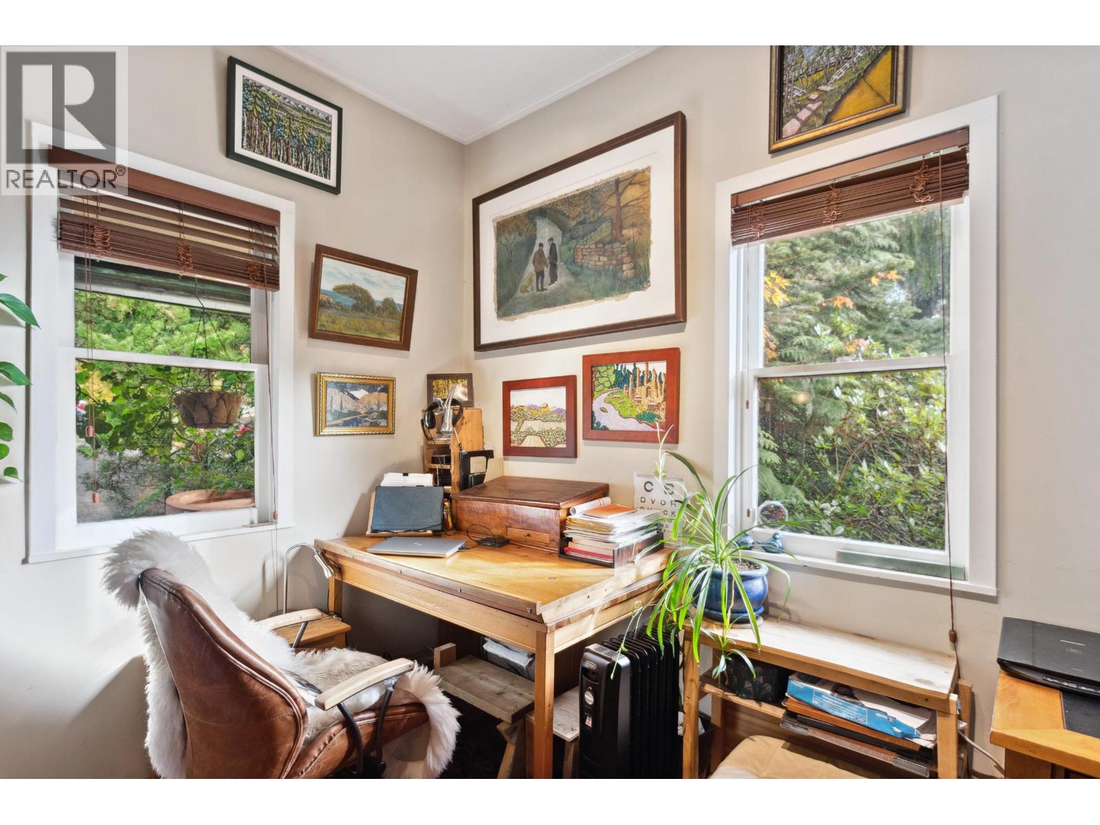713 E ST. JAMES ROAD, North Vancouver