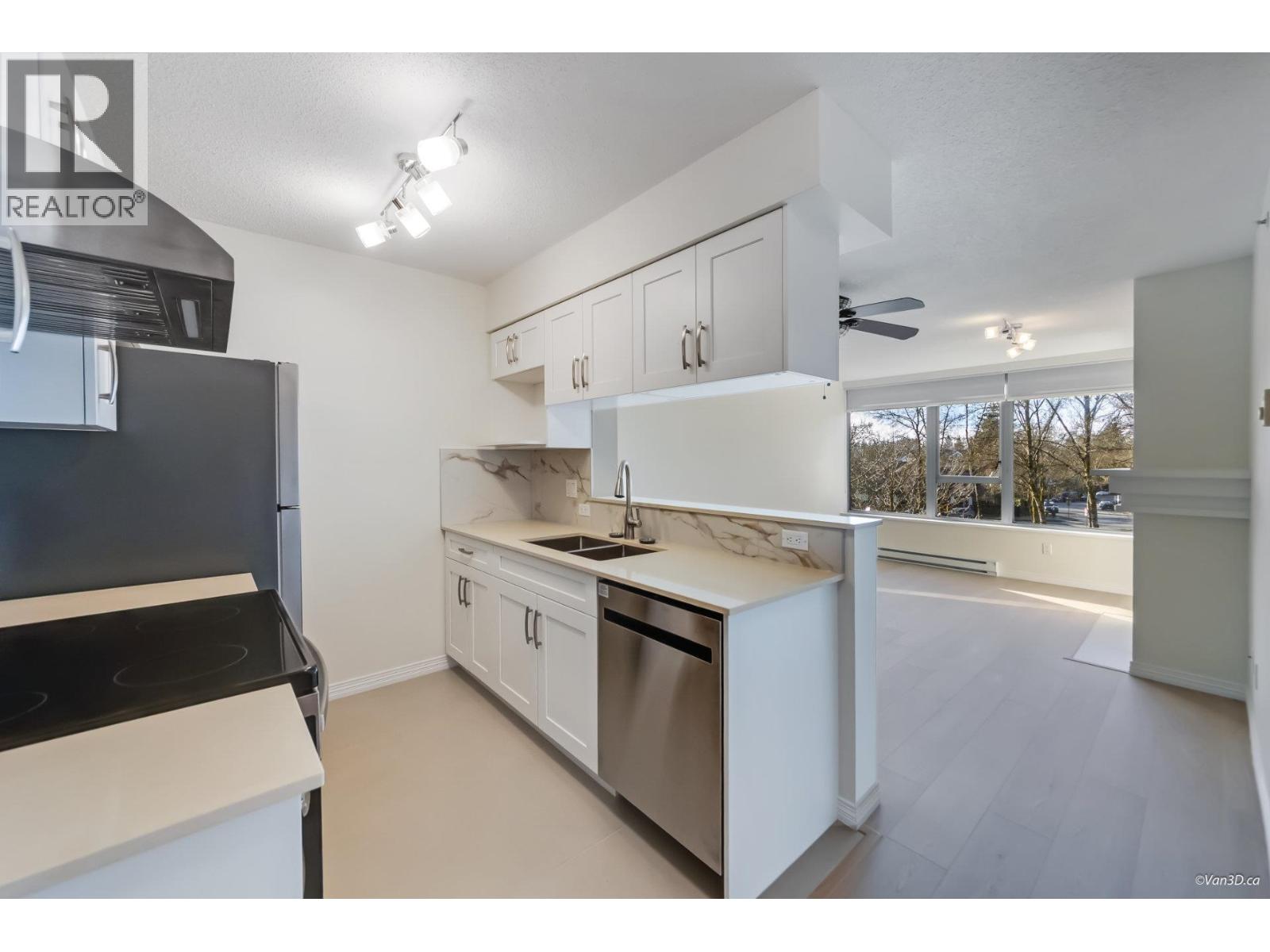 309 5639 HAMPTON PLACE