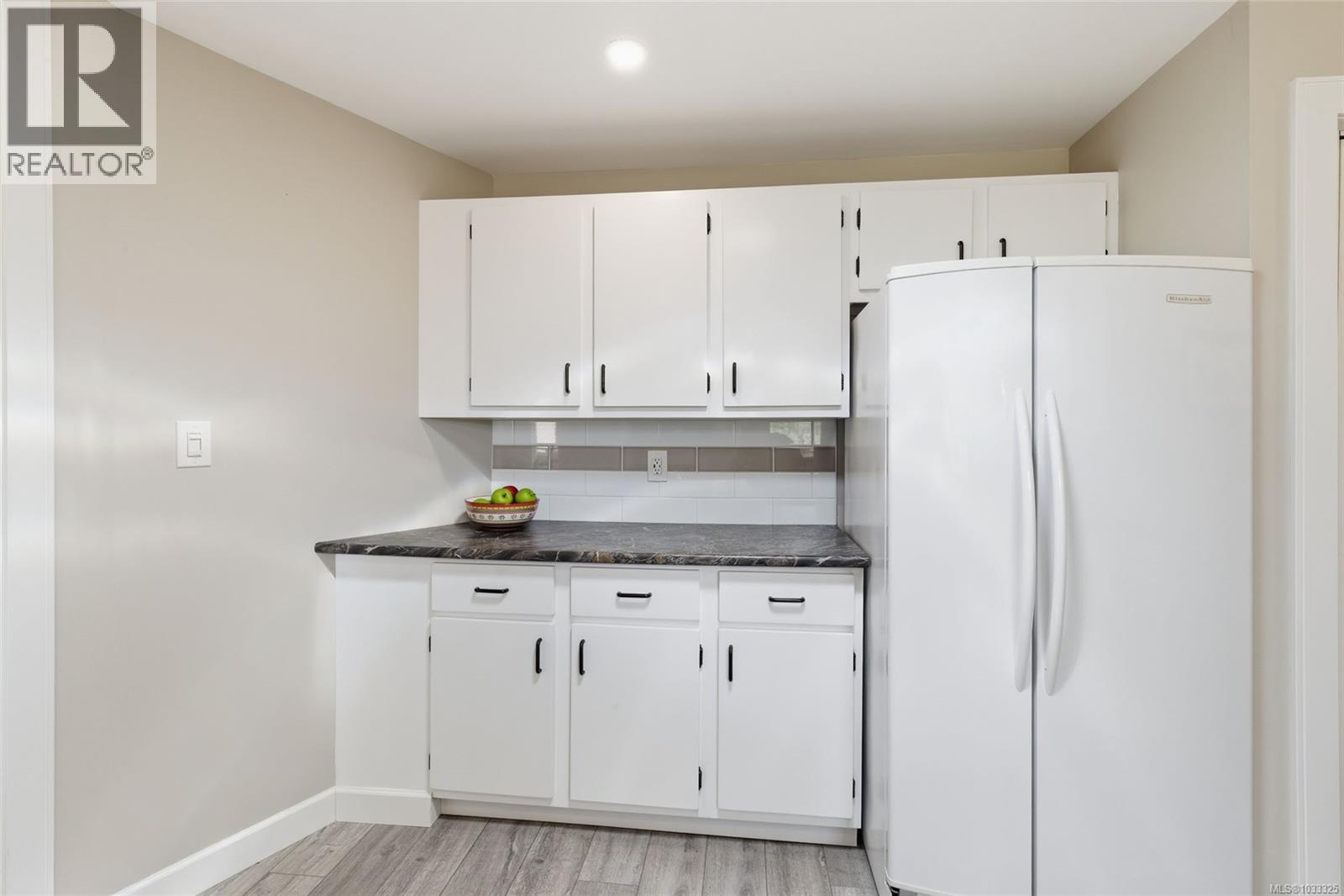 1599 Arbutus Dr - 21