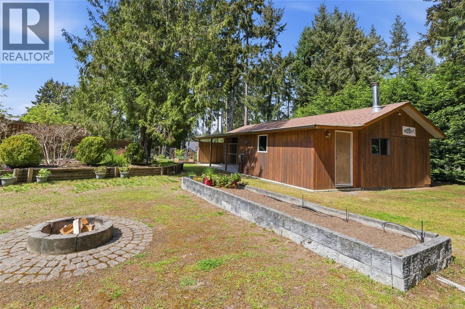 1599 Arbutus Dr - 32