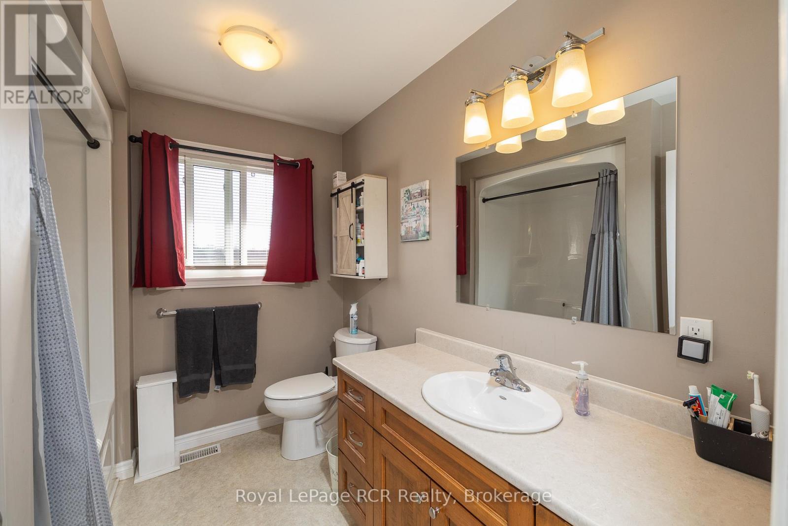 123 DOUGLAS STREET - 17