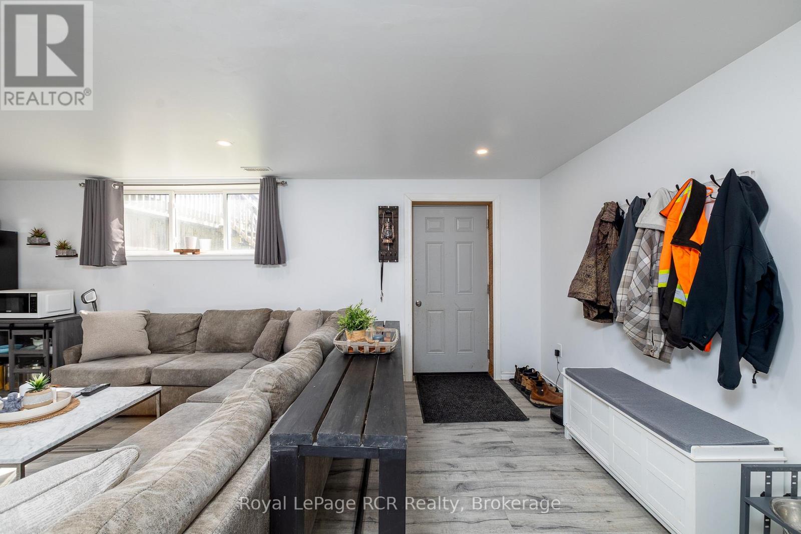 123 DOUGLAS STREET - 20
