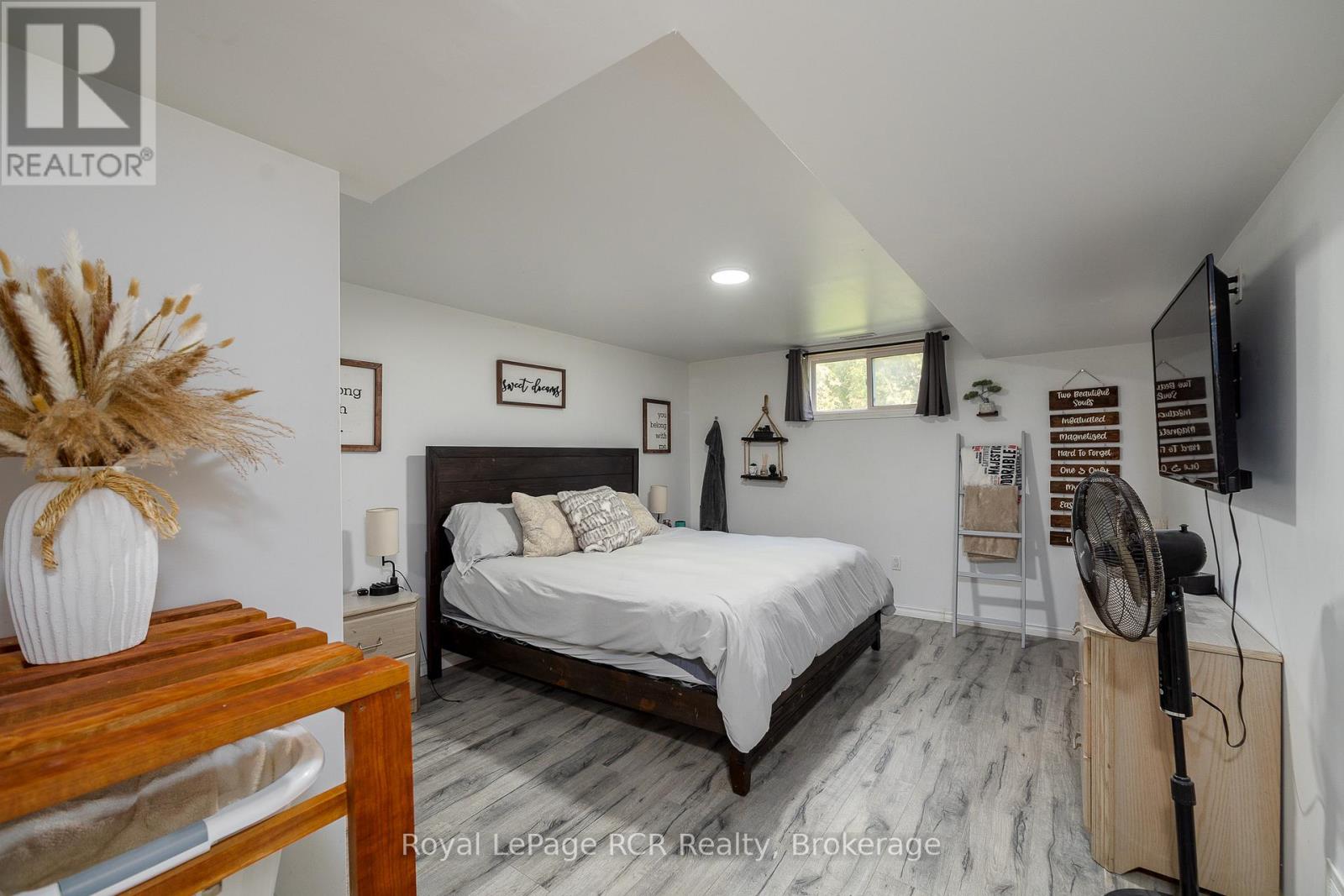 123 DOUGLAS STREET - 27