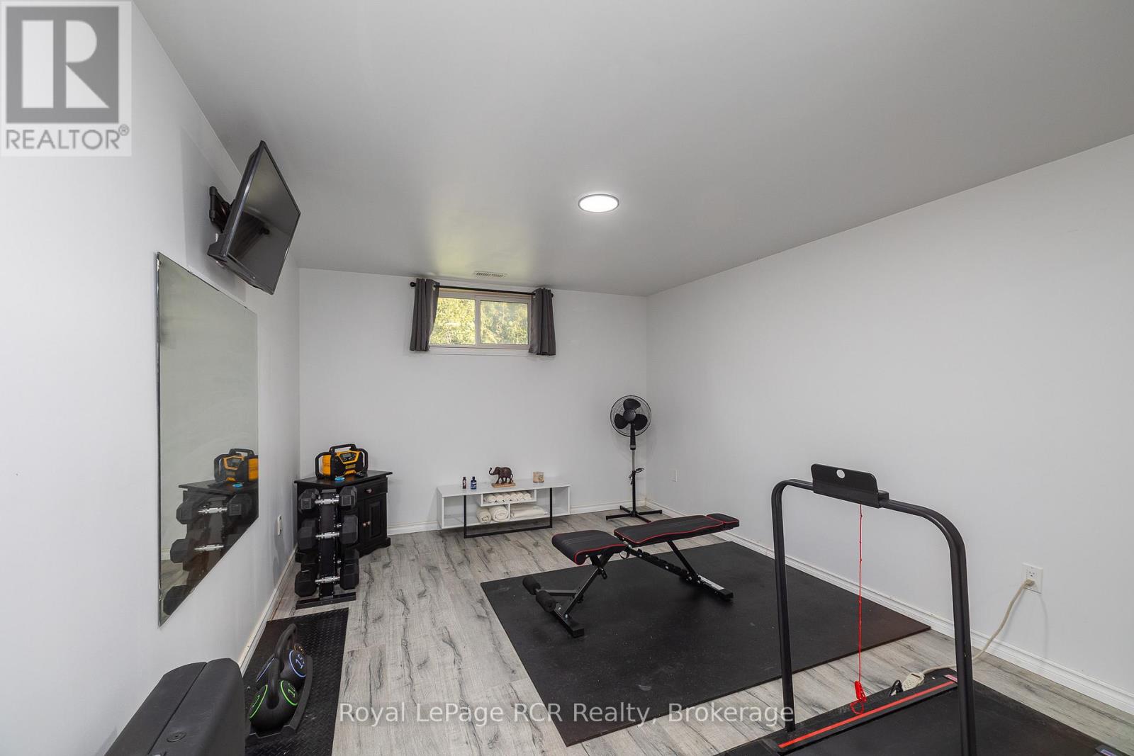 123 DOUGLAS STREET - 29
