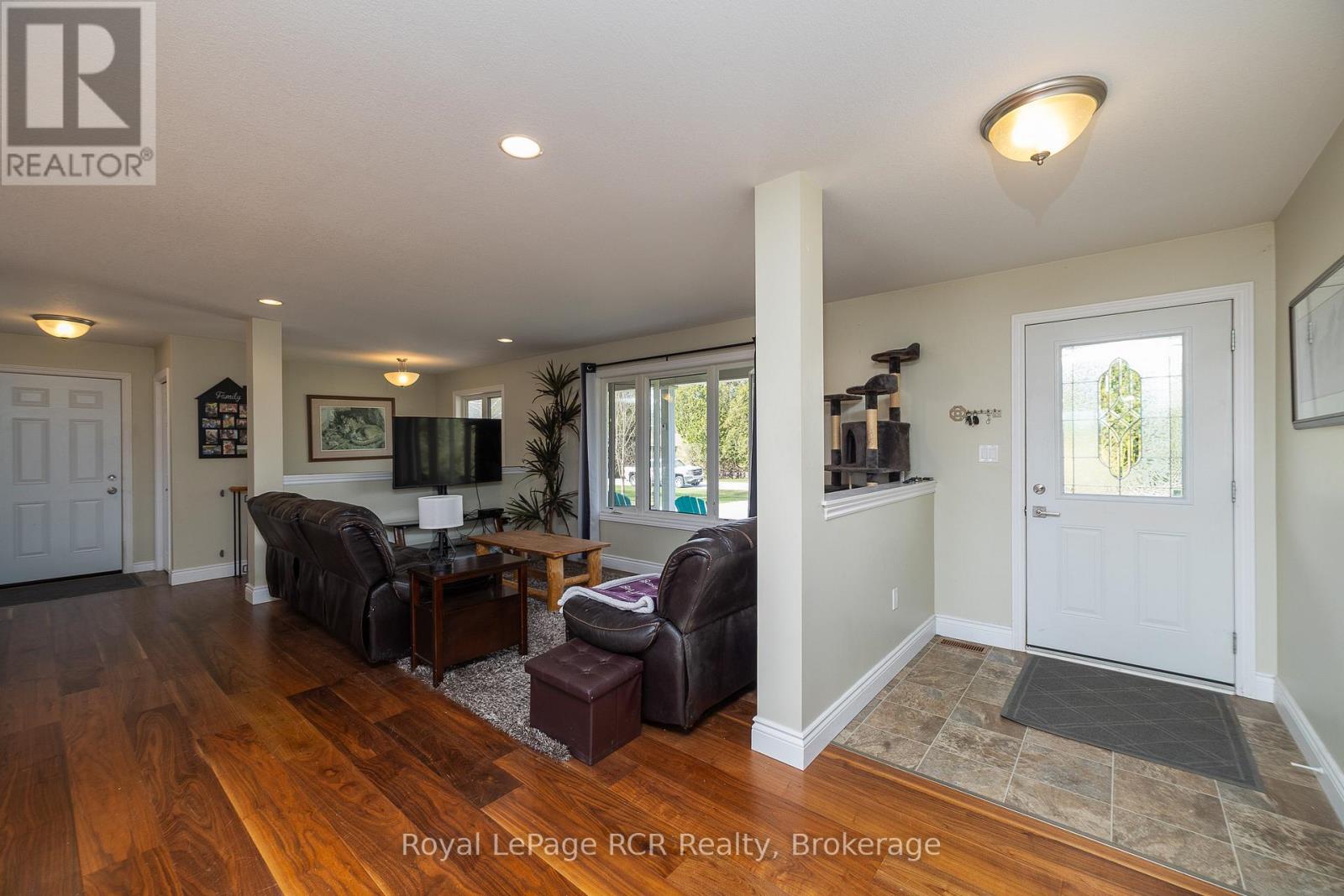 123 DOUGLAS STREET - 5
