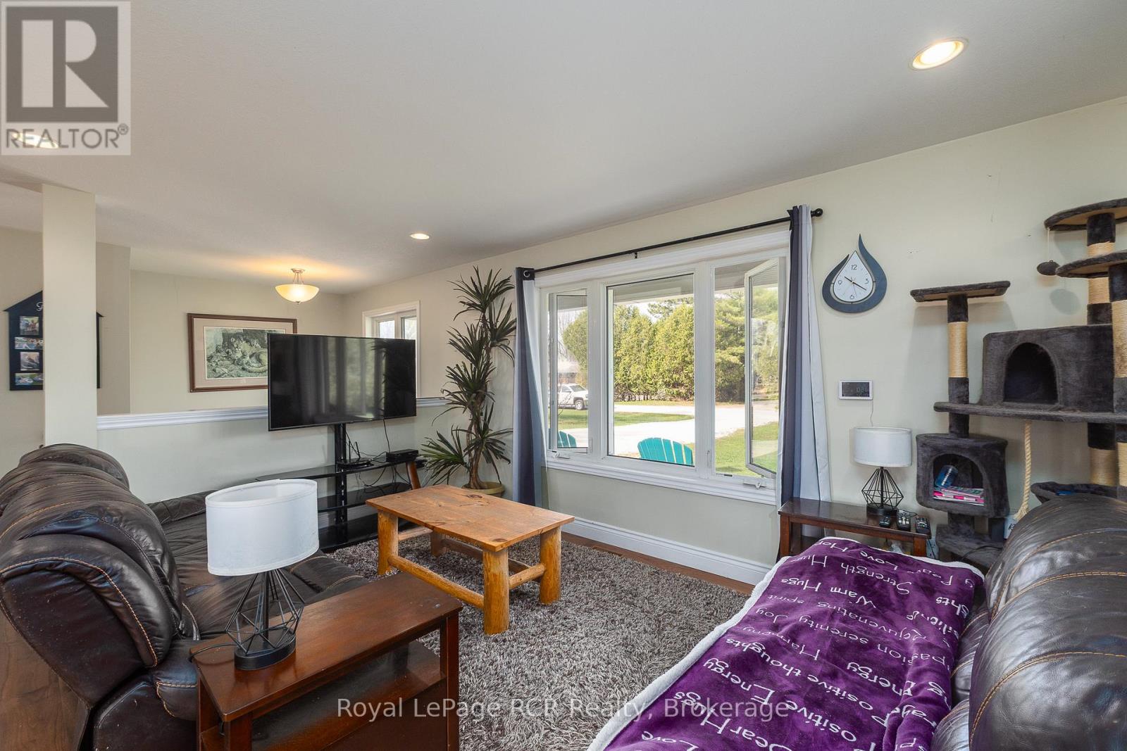 123 DOUGLAS STREET - 7