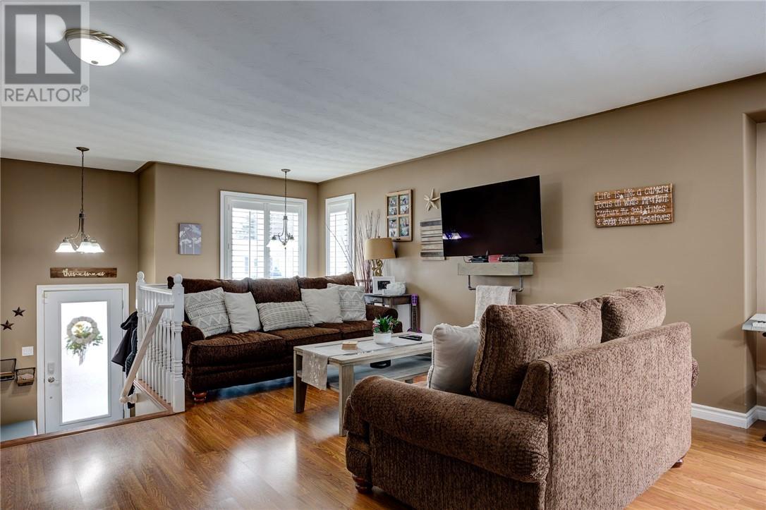 3068 Brunet Crescent, Val Caron, Ontario, P3N1E6 — Photo 9
