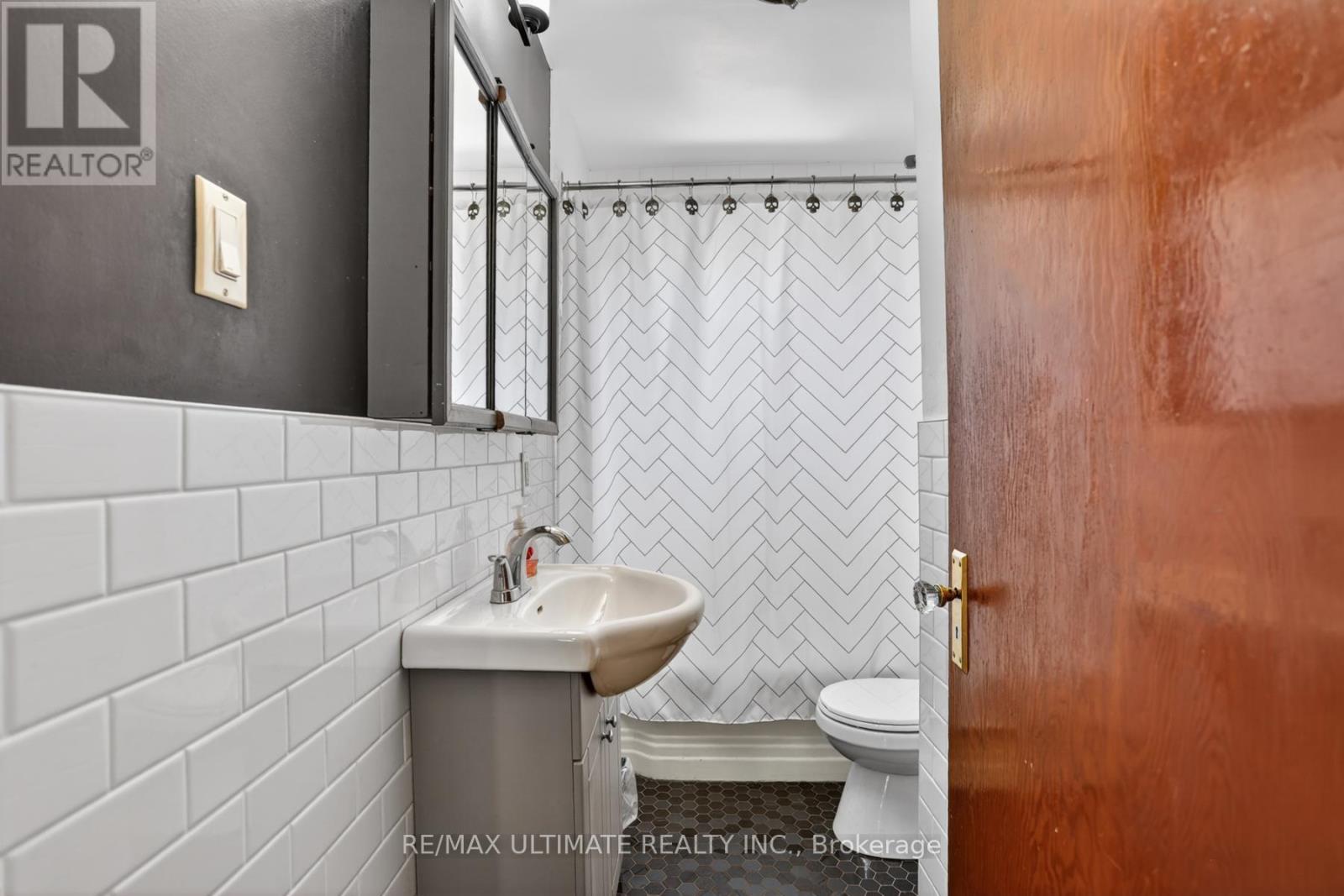 37 BEXHILL AVENUE - 21