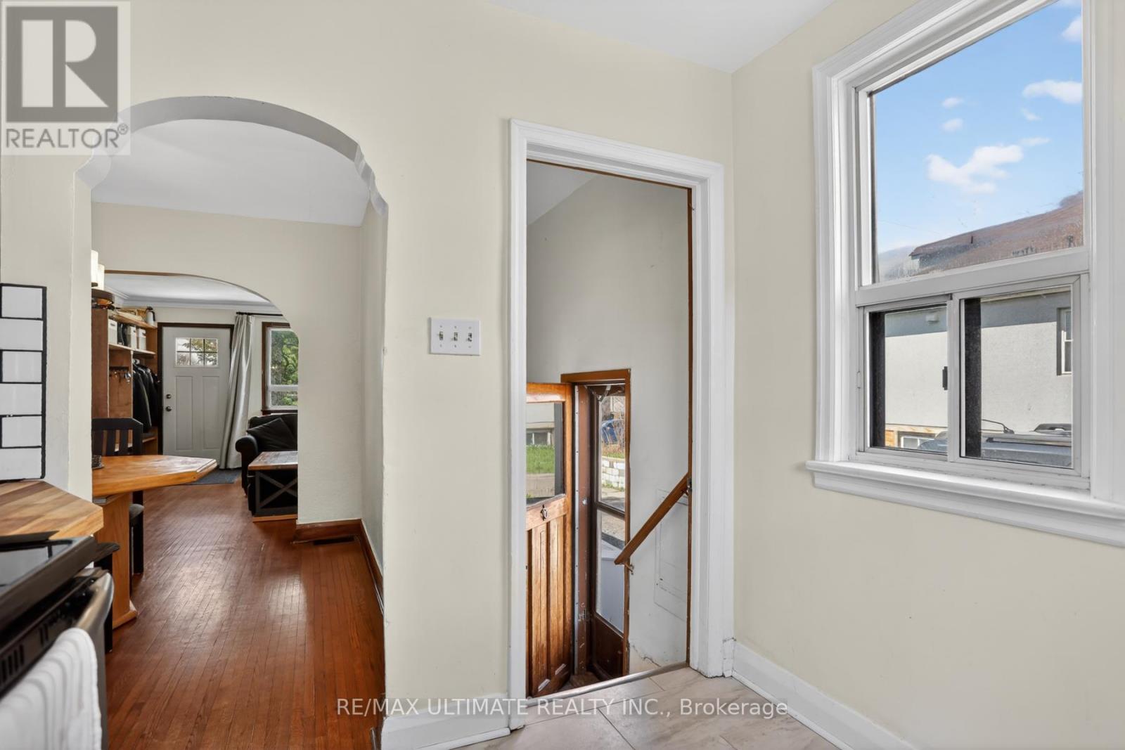 37 BEXHILL AVENUE - 26
