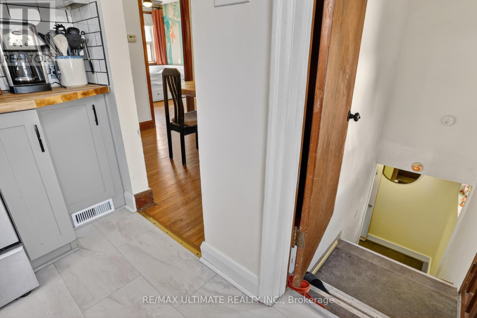 37 BEXHILL AVENUE - 27