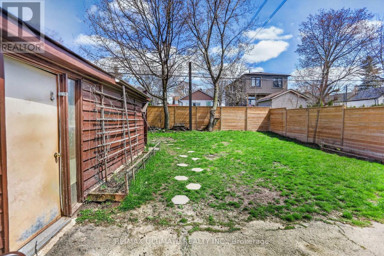 37 BEXHILL AVENUE - 34