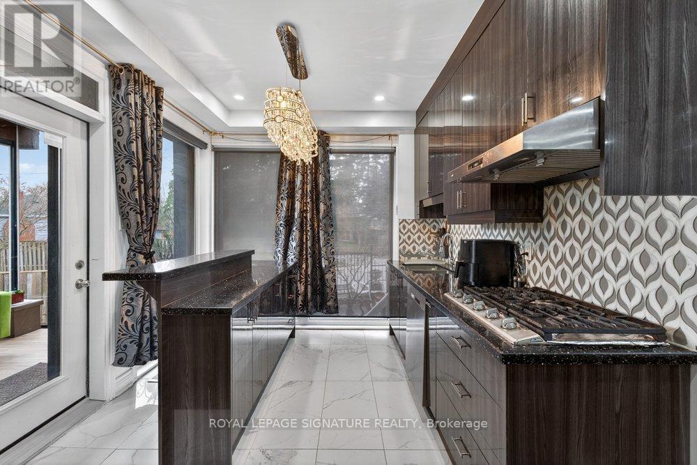 32 CLIFFCREST DRIVE - 17
