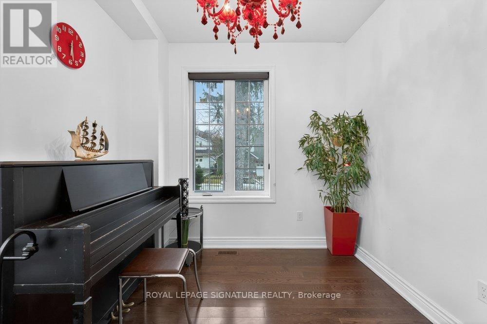 32 CLIFFCREST DRIVE - 22
