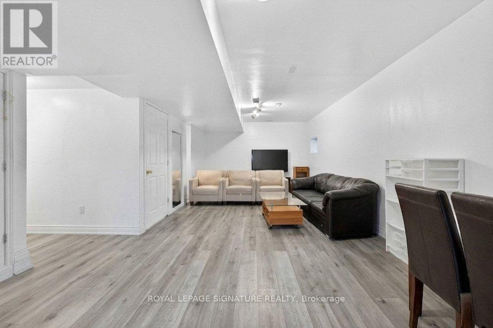 32 CLIFFCREST DRIVE - 40