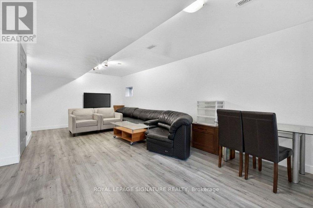 32 CLIFFCREST DRIVE - 41
