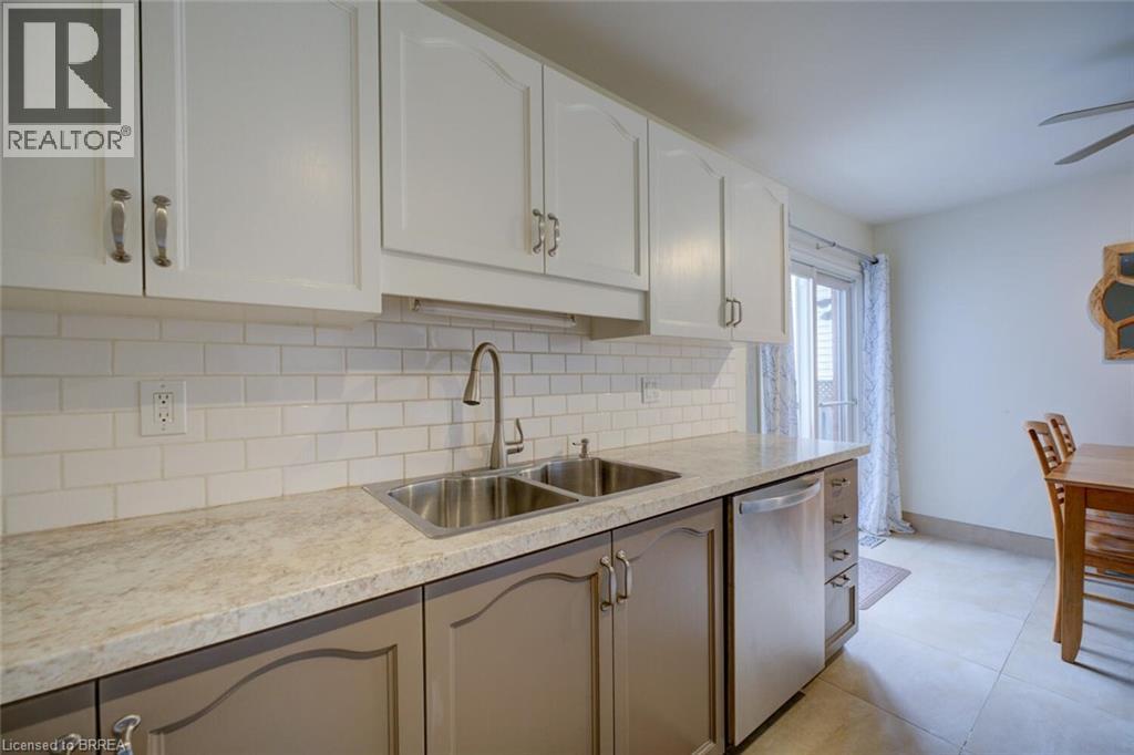31 COXWELL Crescent — photo 13