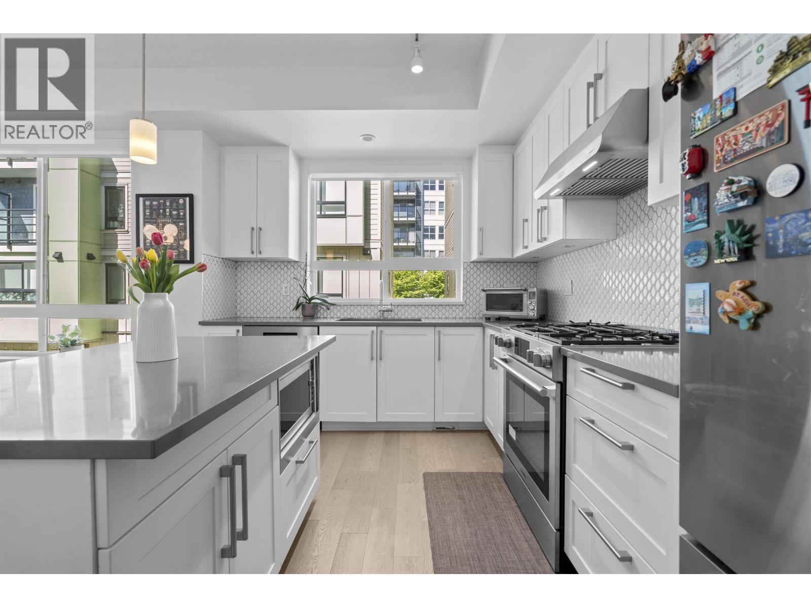 #64-10199 RIVER Drive, Richmond