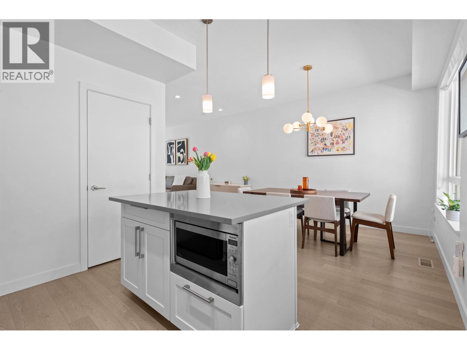 #64-10199 RIVER Drive, Richmond