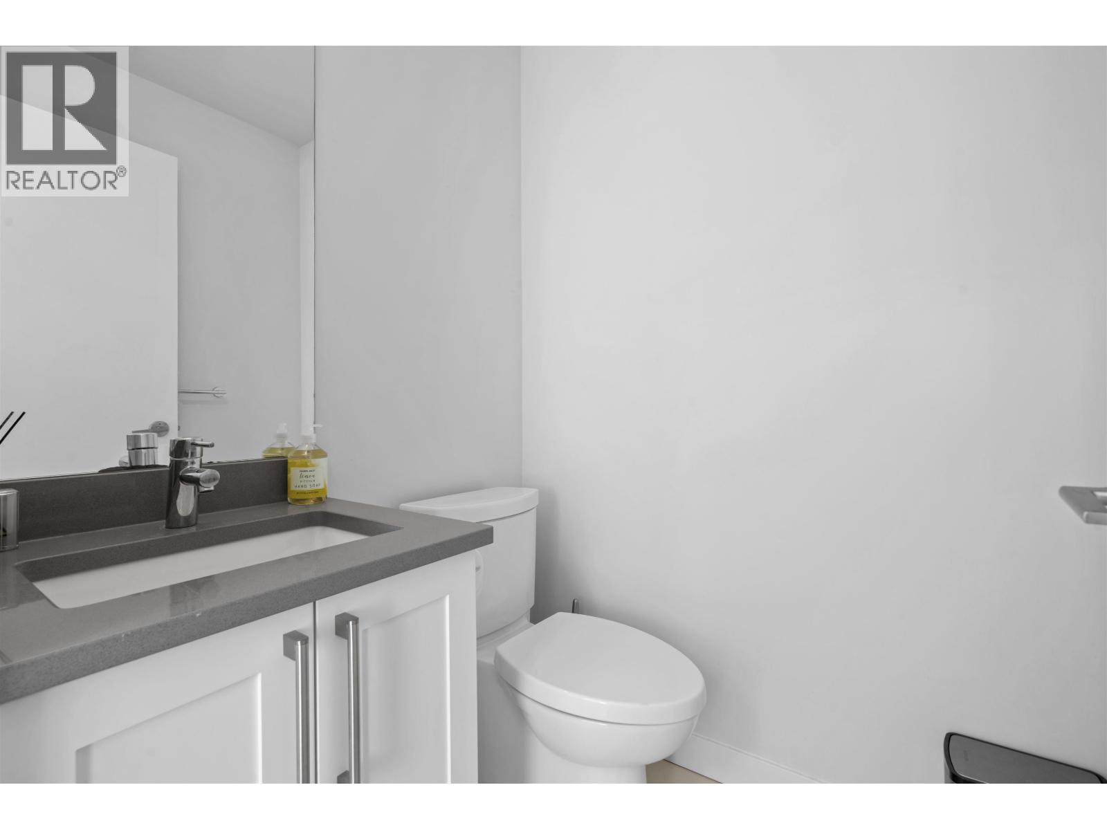 #64-10199 RIVER Drive, Richmond