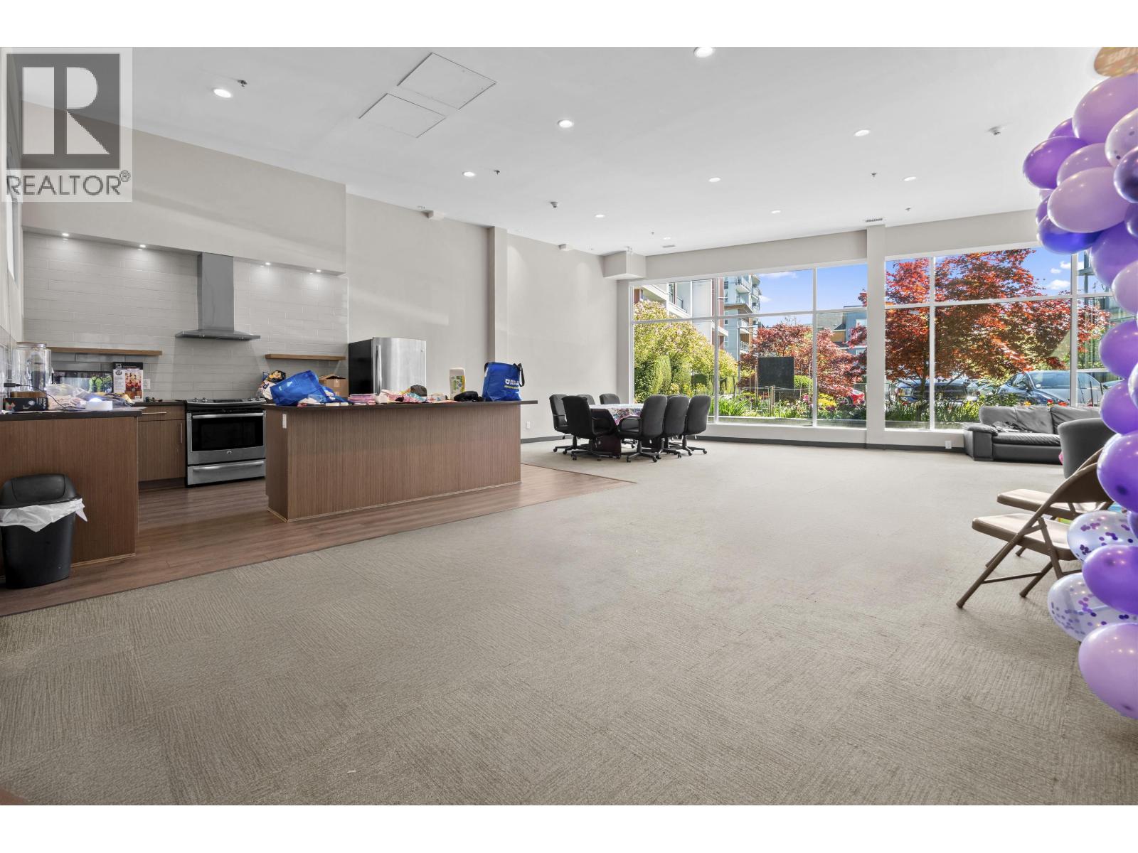 #64-10199 RIVER Drive, Richmond