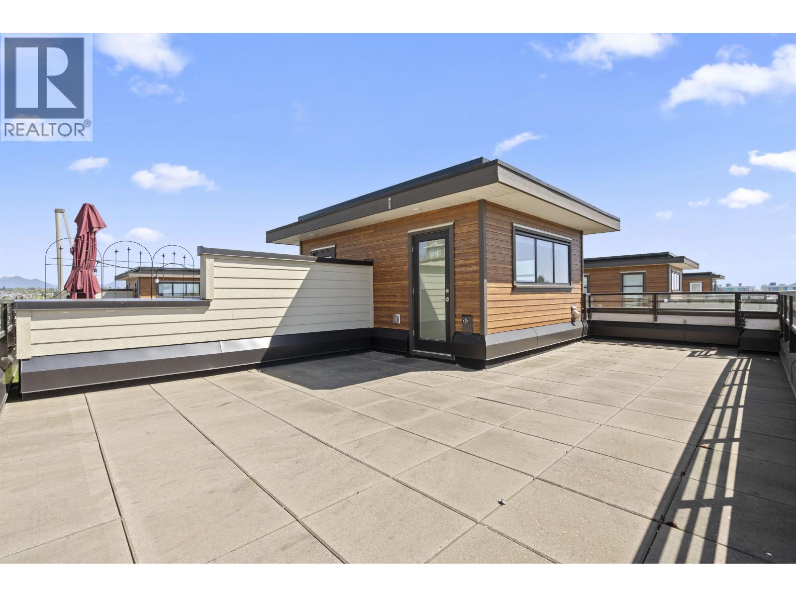 #64-10199 RIVER Drive, Richmond