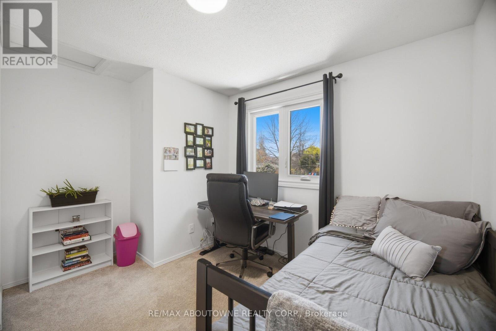 2395 ARNOLD CRESCENT - 32