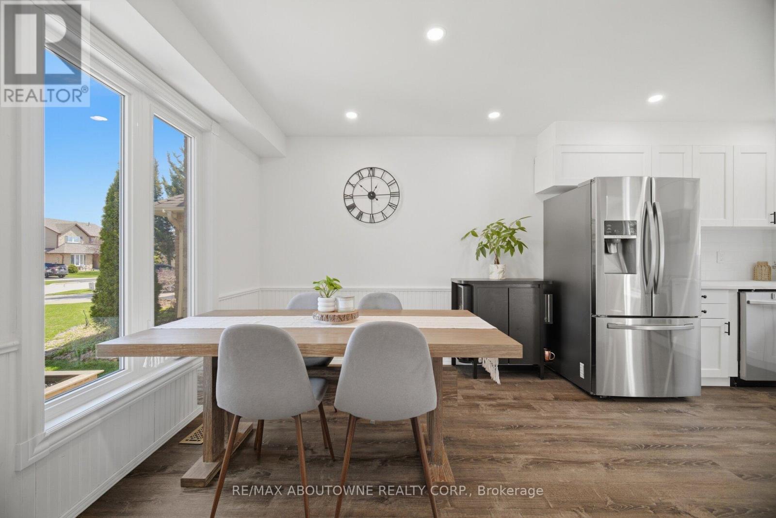 2395 ARNOLD CRESCENT - 8