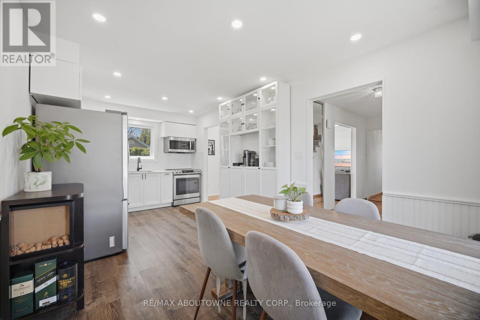 2395 ARNOLD CRESCENT - 9