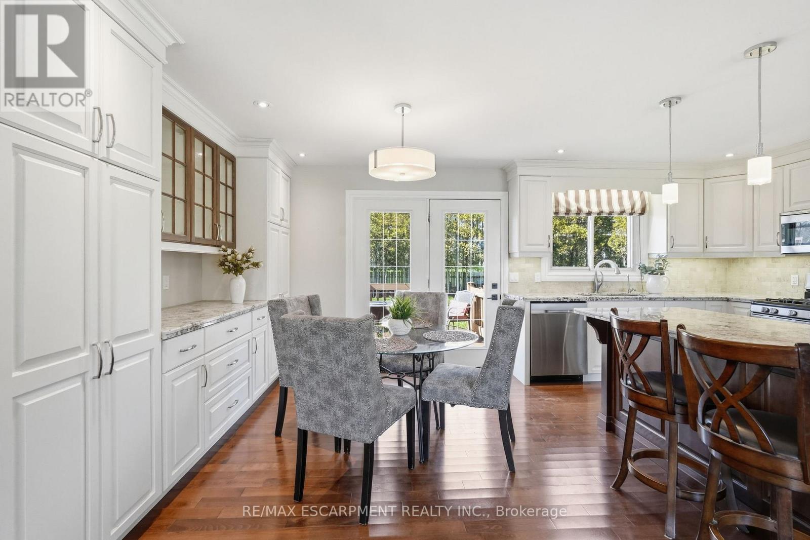 133 NEW LAKESHORE ROAD S - 19