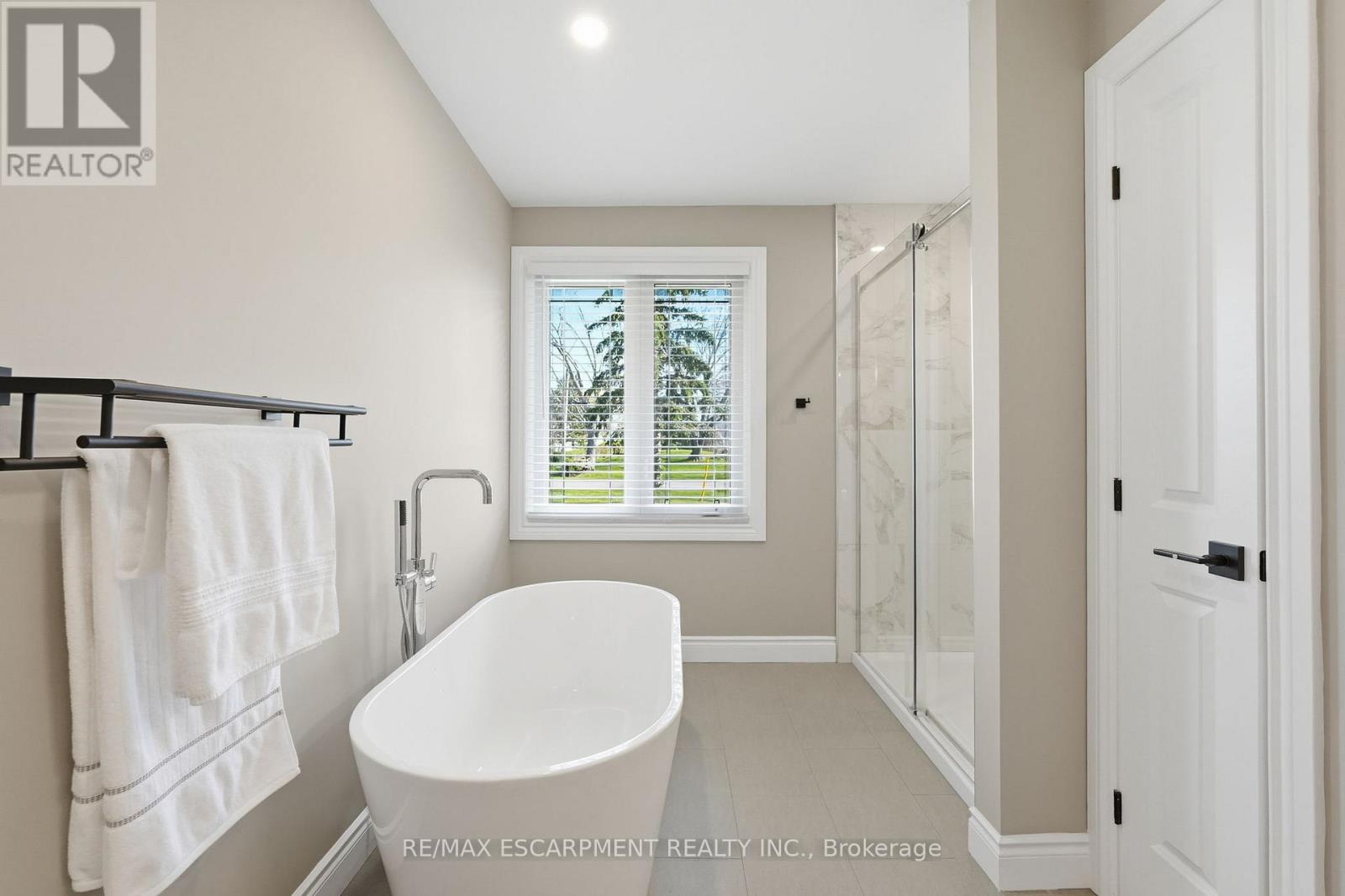 133 NEW LAKESHORE ROAD S - 26