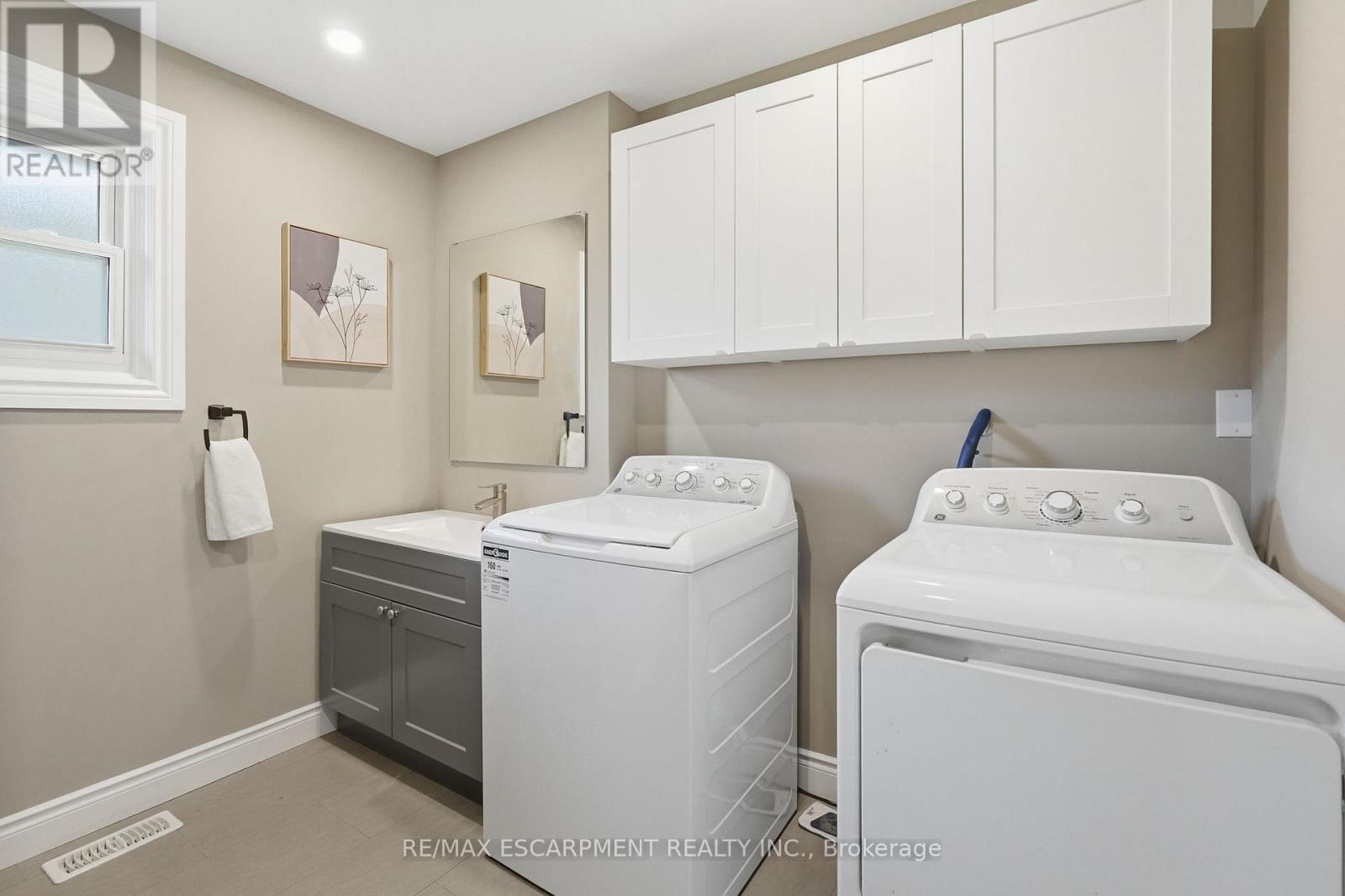 133 NEW LAKESHORE ROAD S - 33