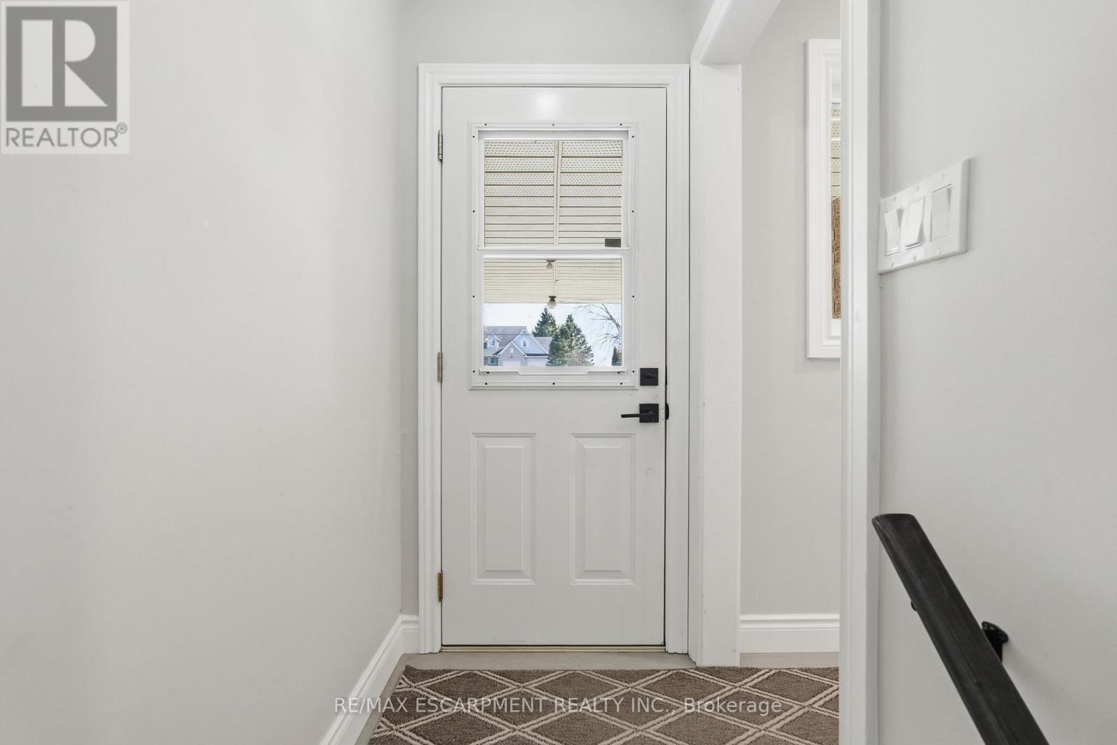 133 NEW LAKESHORE ROAD S - 35