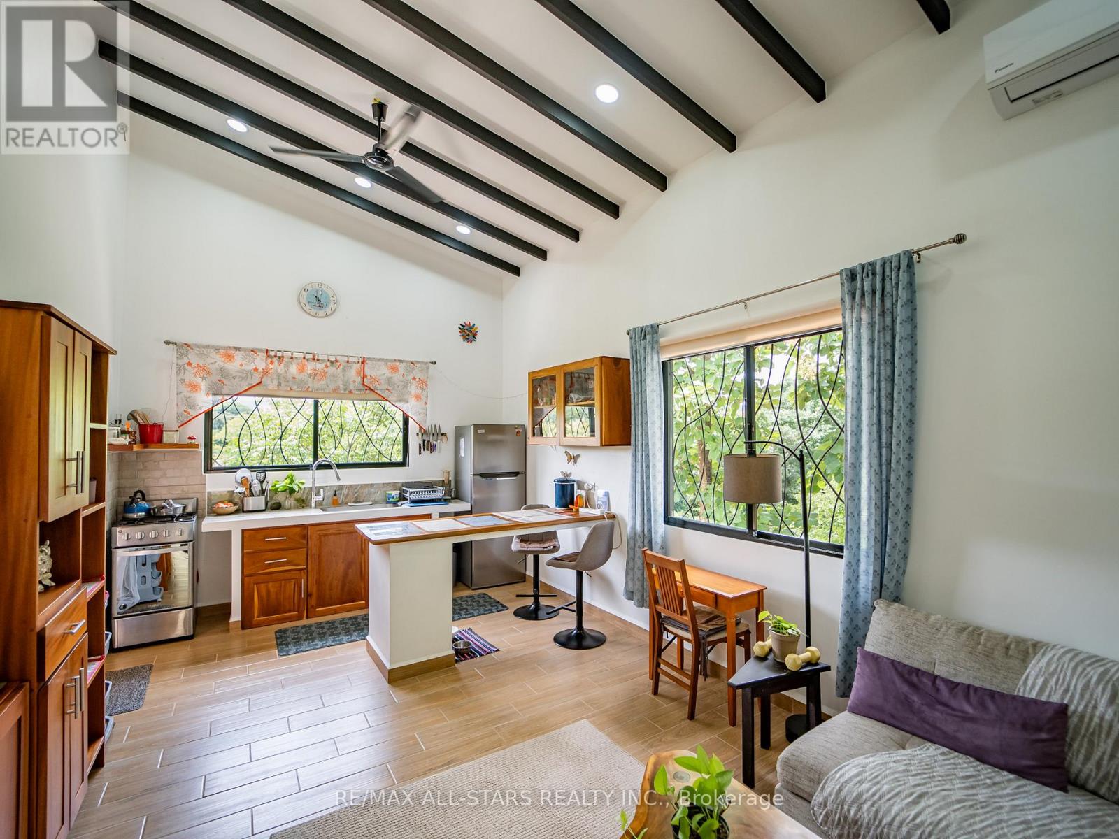 CASA KOI C. COBANO ROAD - 32