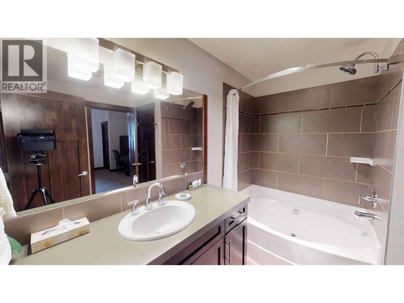 #725 I2 700 BIGHORN Boulevard - 28