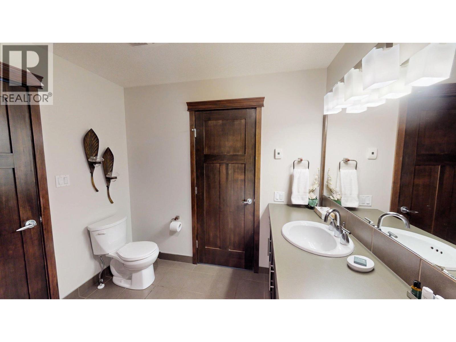 #725 I2 700 BIGHORN Boulevard - 29