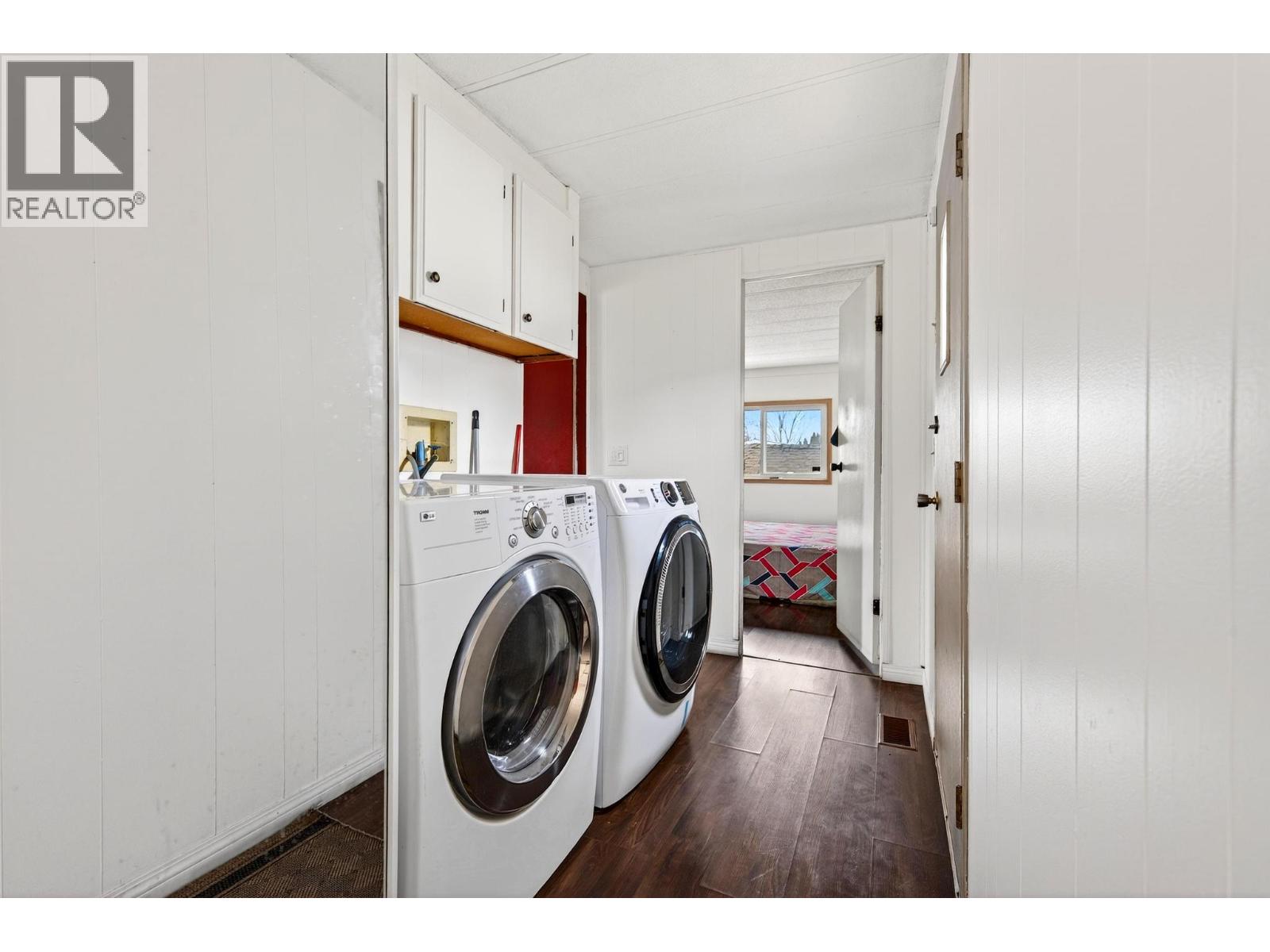 1055 King Crescent - 13