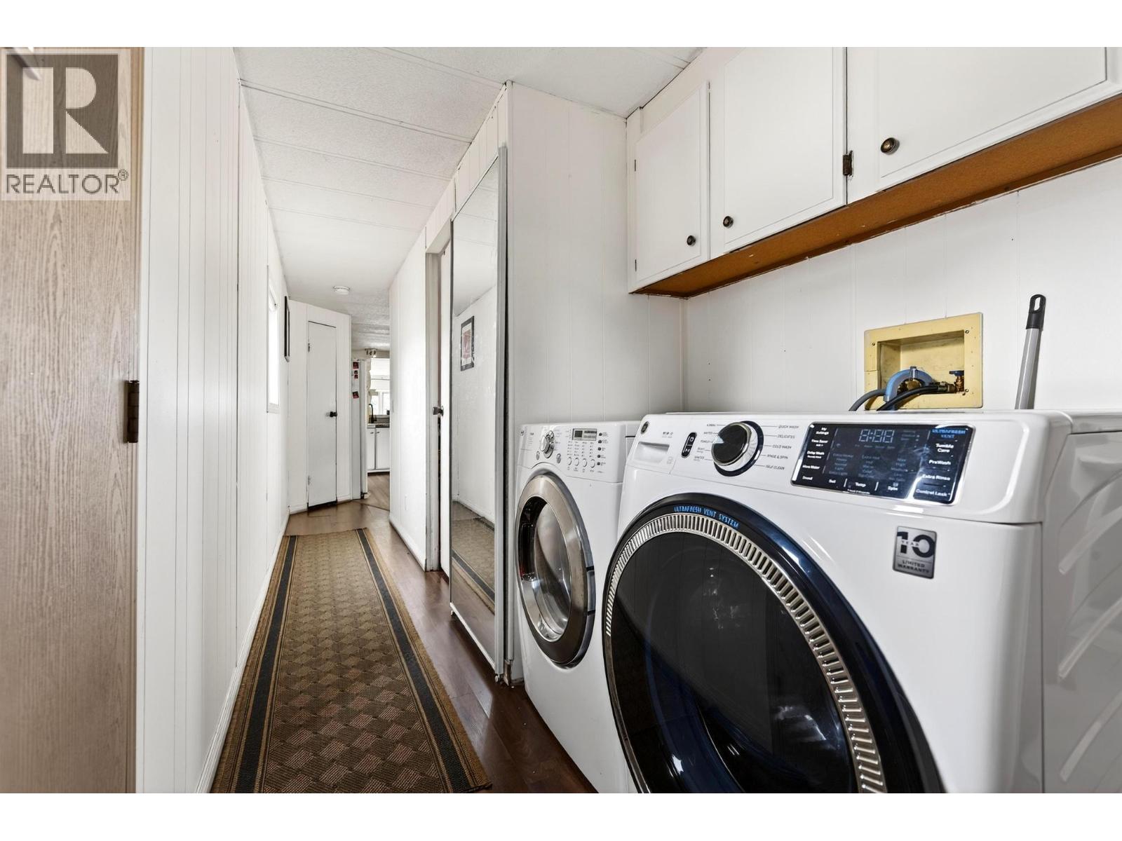 1055 King Crescent - 14