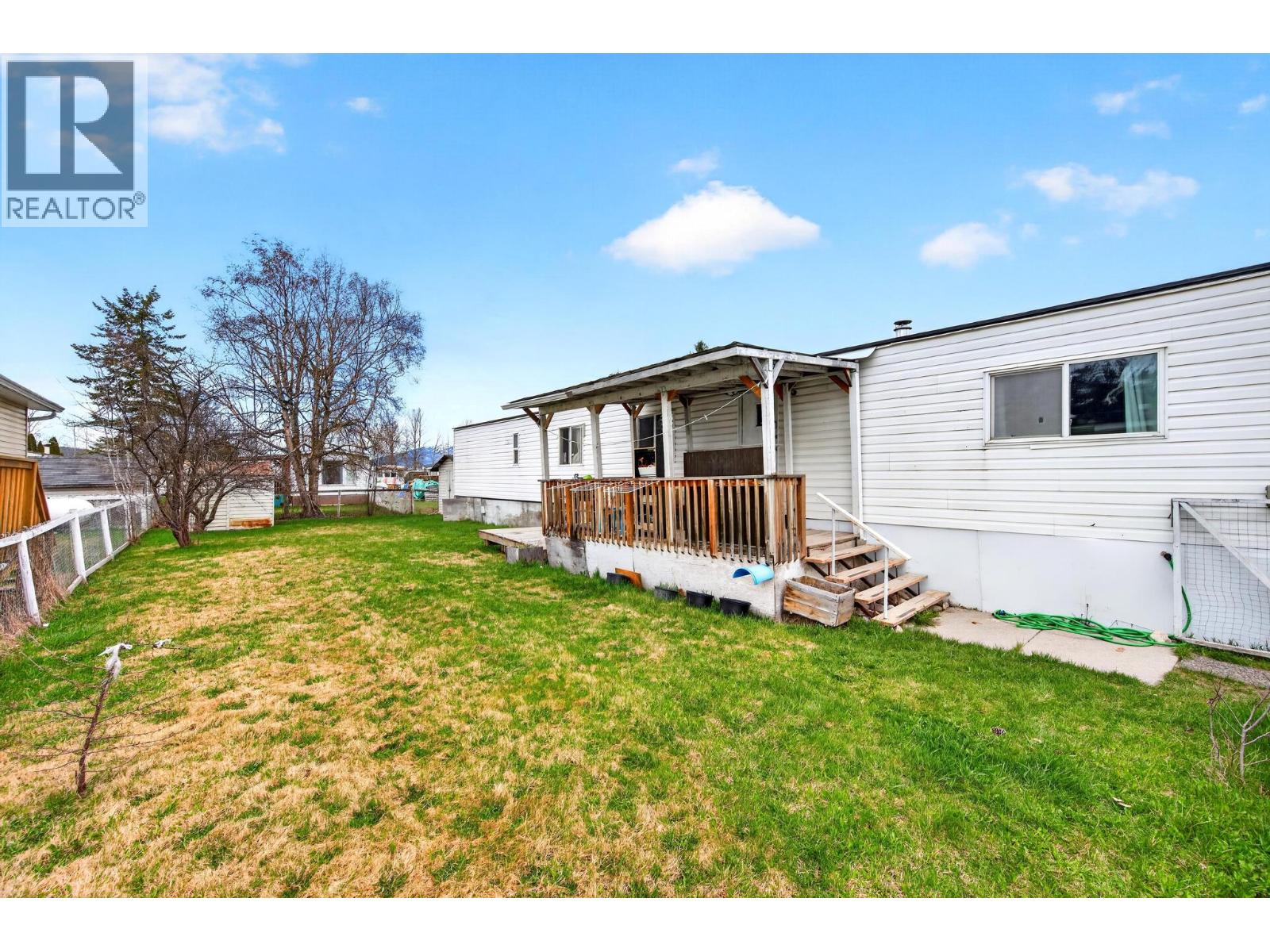 1055 King Crescent - 25