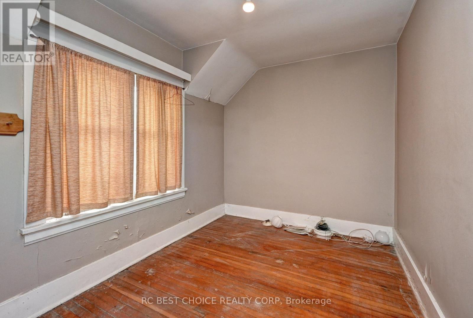 263-265 MILL STREET - 34