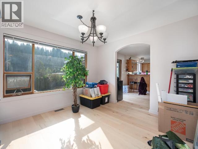 4728 SPRUCE Crescent - 16