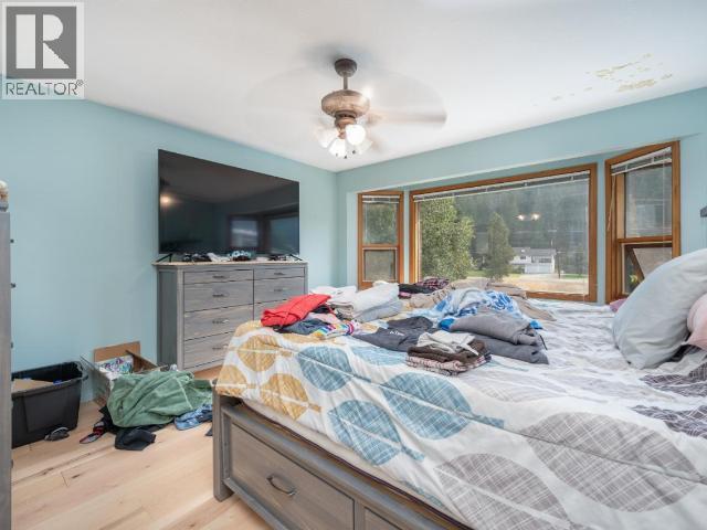 4728 SPRUCE Crescent - 21