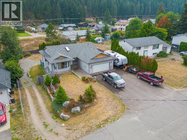 4728 SPRUCE Crescent - 44
