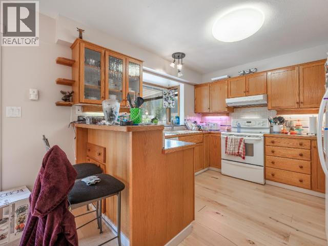 4728 SPRUCE Crescent - 9